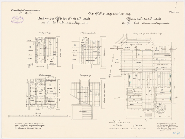 Schwarzes und weißes architektonisches Grundrissbild des ehemaligen Bundeskanzleramts in der Bundesrepublik Deutschland, das detaillierte Layout und Textanmerkungen zeigt.