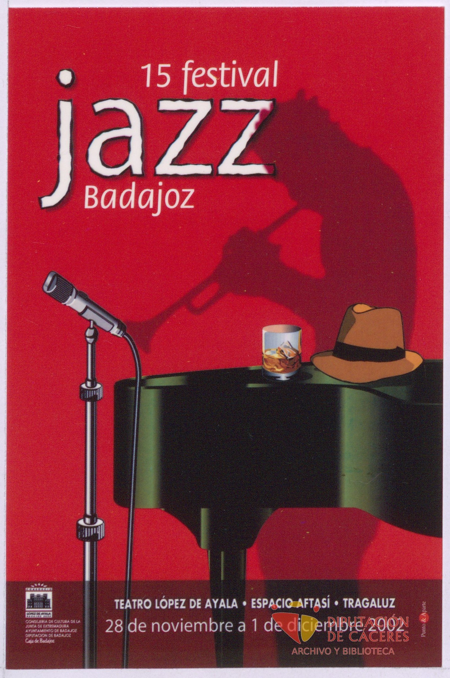 Plakat für das 15. Festival Jazz Badajoz mit einem Mikrofon, einem Hut und einem Glas auf einem Tisch mit Text, der Festival-Informationen enthält.