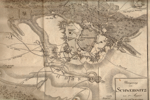 Ein detaillierter alter Stadtplan von Schweidnitz, Deutschland, der Stra├čen, Geb├Ąude, Sehensw├╝rdigkeiten und Text mit Informationen ├╝ber die Bev├Âlkerung, Geschichte und Kultur der Stadt zeigt.