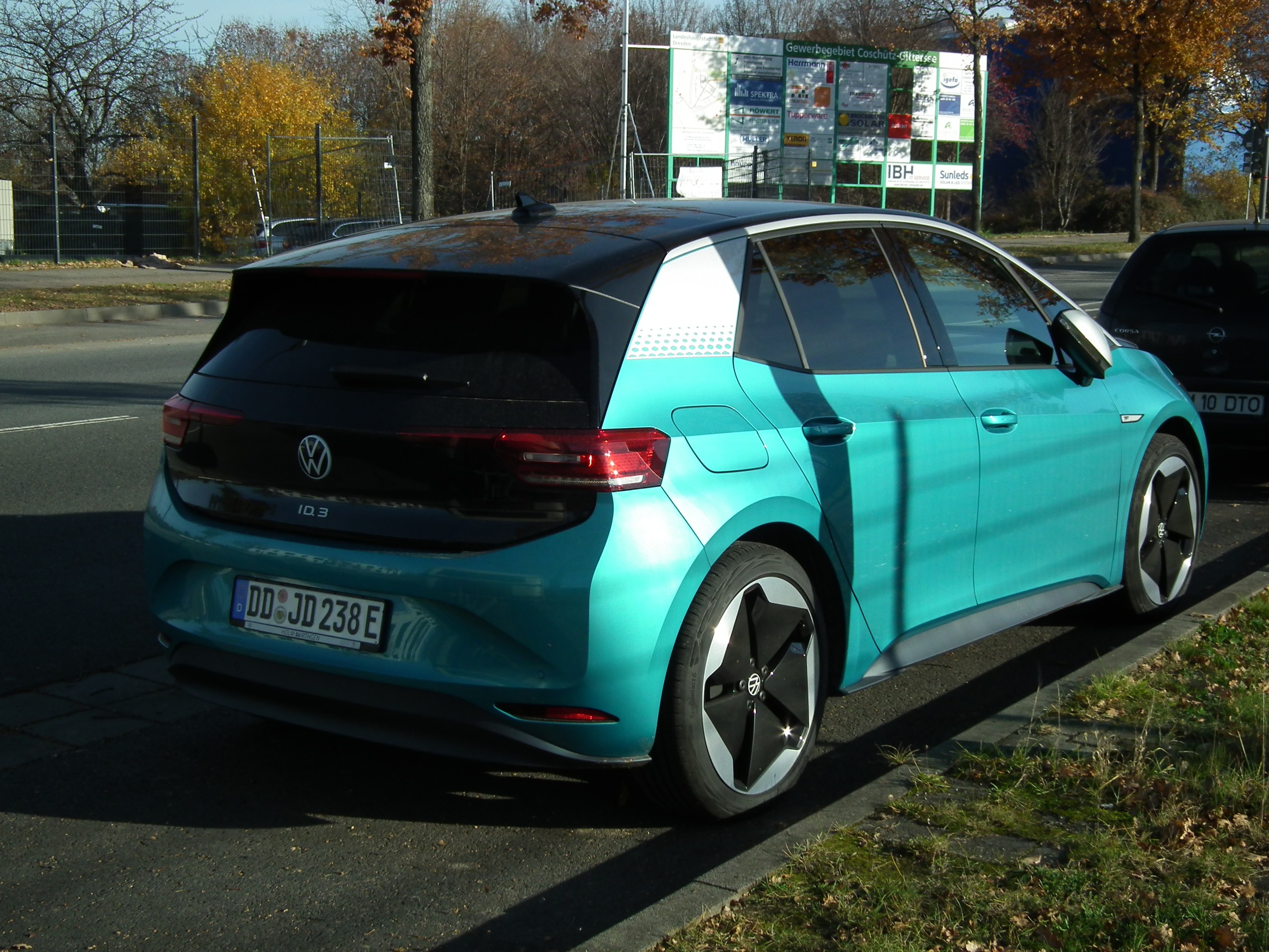 POL-KLE: Kevelaer - Unbekannter Fahrer fährt Verkehrszeichen in Twisteden um und flüchtet in blauem VW Golf gesucht