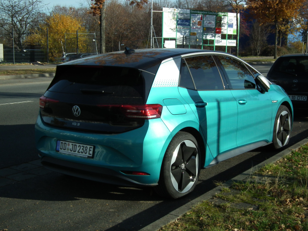 POL-KLE: Kevelaer - Unbekannter Fahrer fährt Verkehrszeichen in Twisteden um und flüchtet in blauem VW Golf gesucht