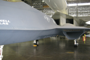 Ein einzelnes Flugzeug ist auf dem Bild zu sehen.