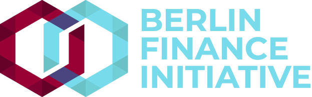 Logo der Berlin Finance Initiative: ein blauer Kreis mit weißem Rand und "B" in der Mitte, umgeben von einem weißen Ring mit blau-weißem Karomuster, alles auf einem weißen Hintergrund mit "Berlin Finance Initiative" in fetter schwarzer Schrift.