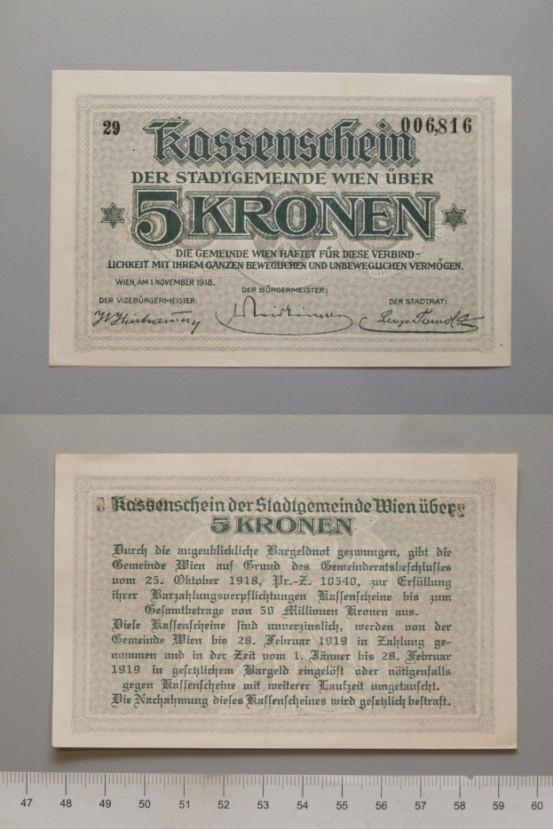 Alte deutsche 5-Kronen-Banknote mit einer am unteren Bildrand platzierten Lineal.